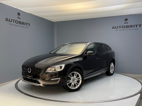 VOLVO V60 Cross Country T5...