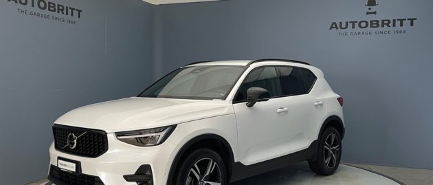 VOLVO XC40 2.0 B3 MH Plus Dark
