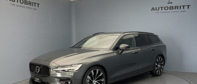VOLVO V60 2.0 B4 Ultra Dark